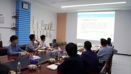 熱烈歡迎省動力電池標委會及省電子數(shù)碼行業(yè)協(xié)會領(lǐng)導(dǎo)蒞臨華思旭參觀交流